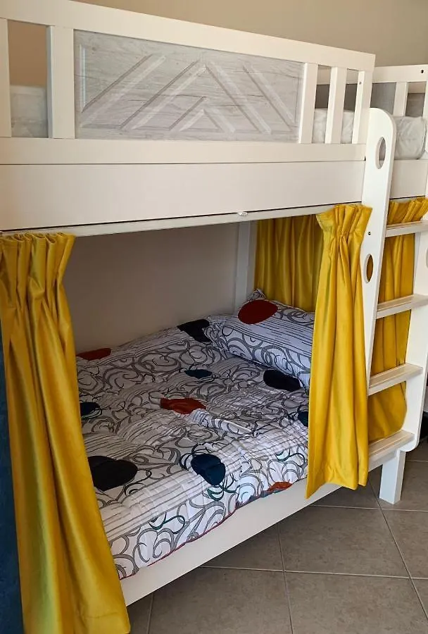 The Mood House I Dubai Marina Hostel