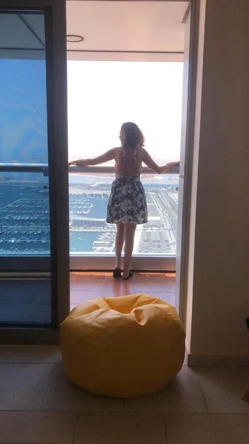 The Mood House I Dubai Marina Hostel United Arab Emirates