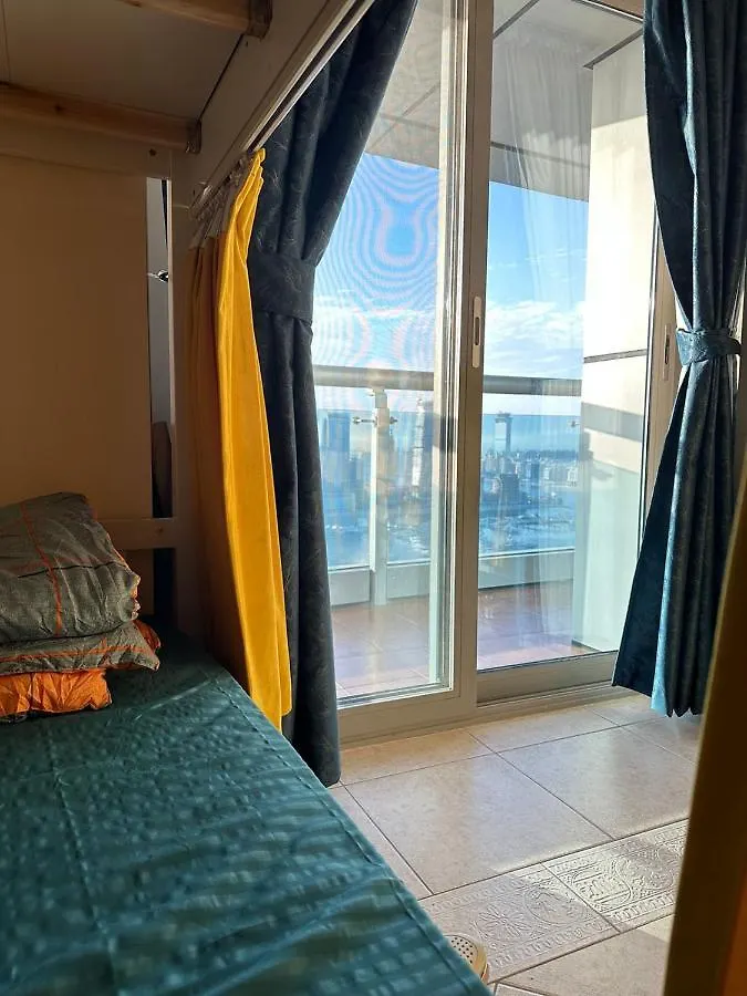 The Mood House I Dubai Marina Hostel